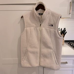 Women’s Northface furry fleece vest